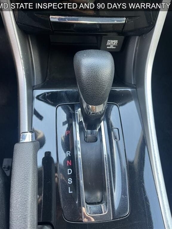 2017 Honda Accord LX - Photo 7